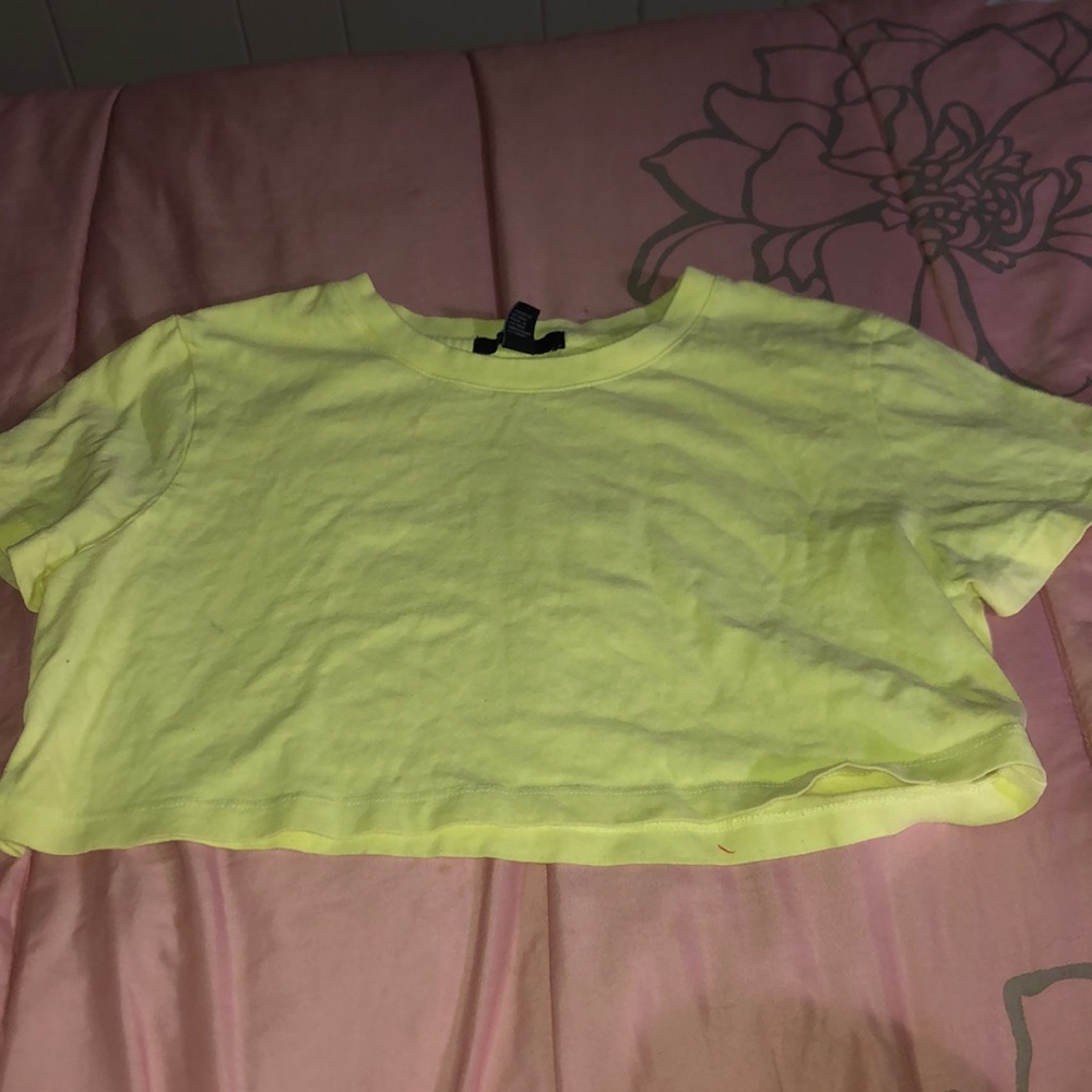 highlighter yellow cropped tee!!